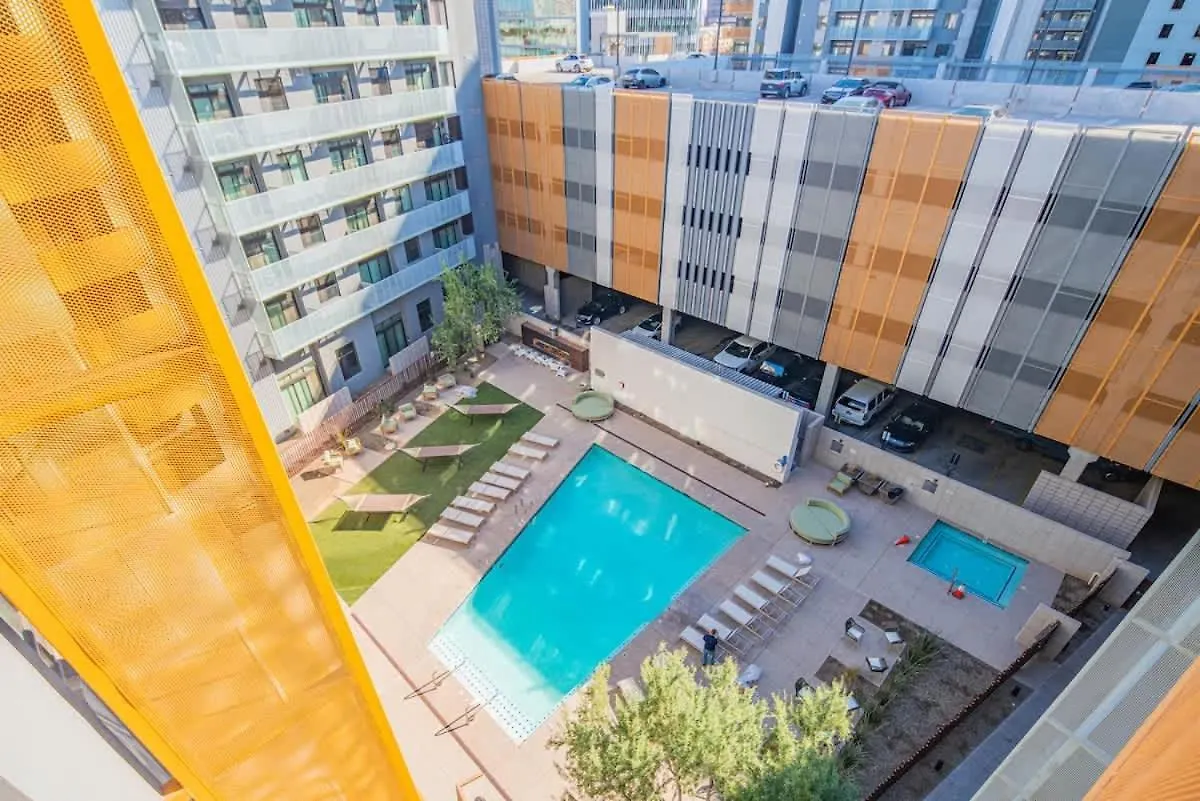 Apartment Plush 2Bd - Cdt - Gym, Pool, Parking - Sleep 8 Phoenix United States