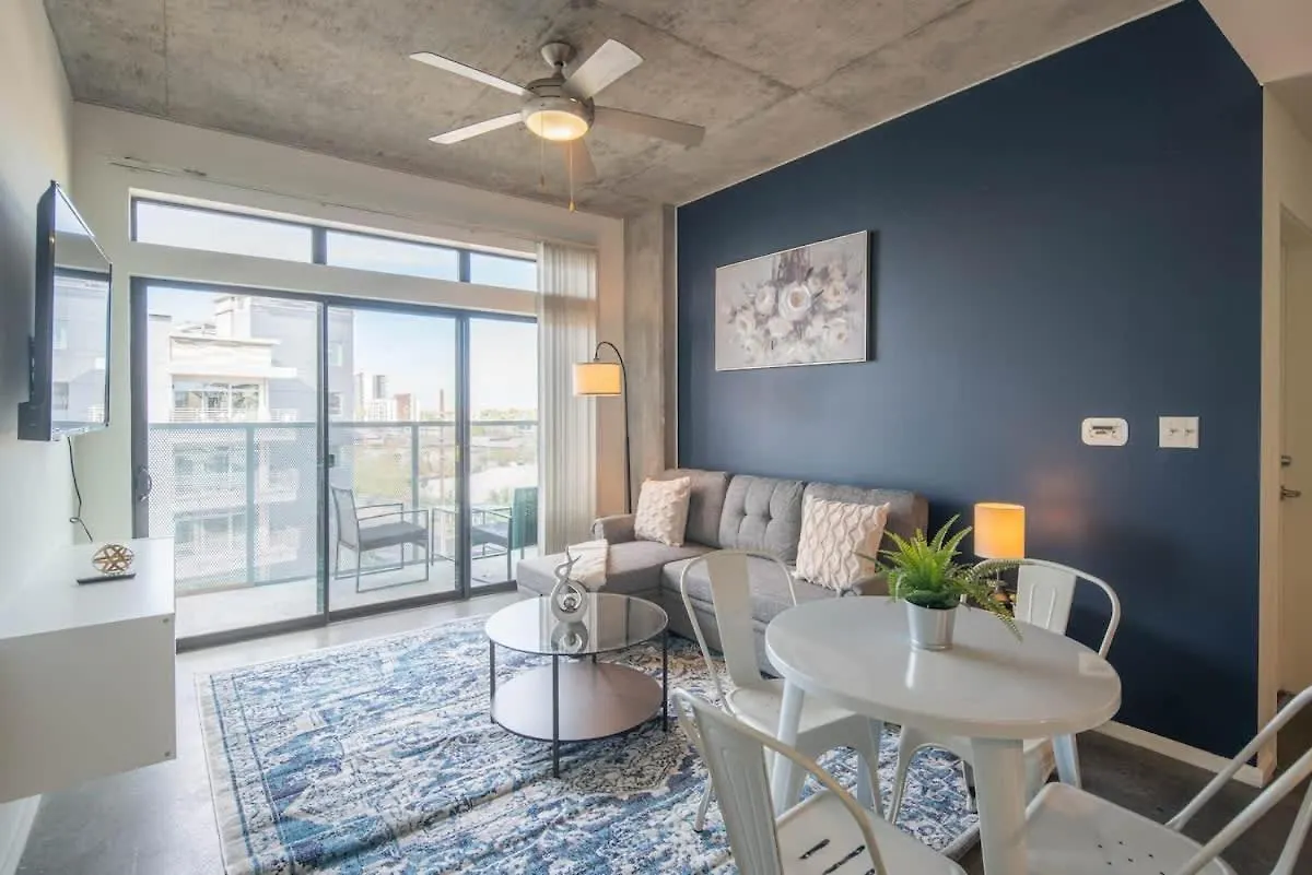 Plush 2Bd - Cdt - Gym, Pool, Parking - Sleep 8 Phoenix